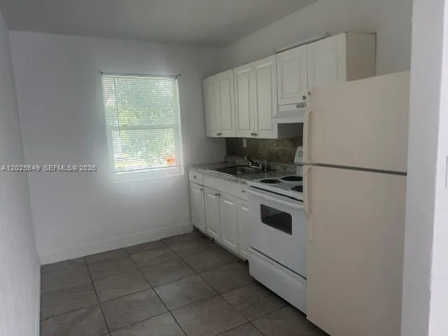 608 5th St # 7, West Palm Beach, FL 33401 photo 2