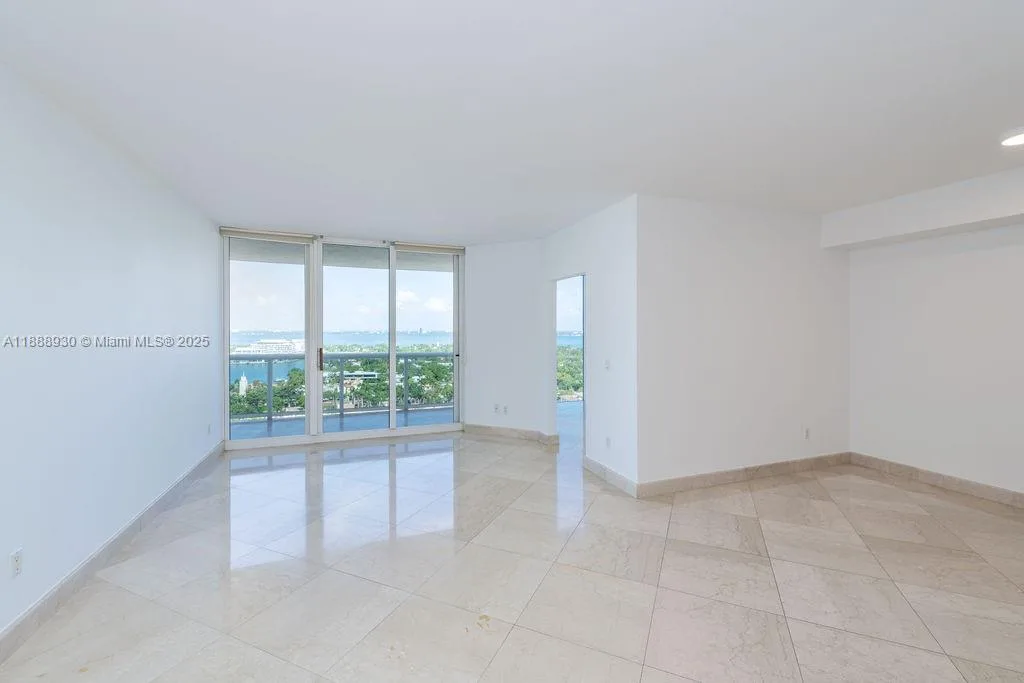4779 Collins Ave # 2206, Miami Beach, FL 33140