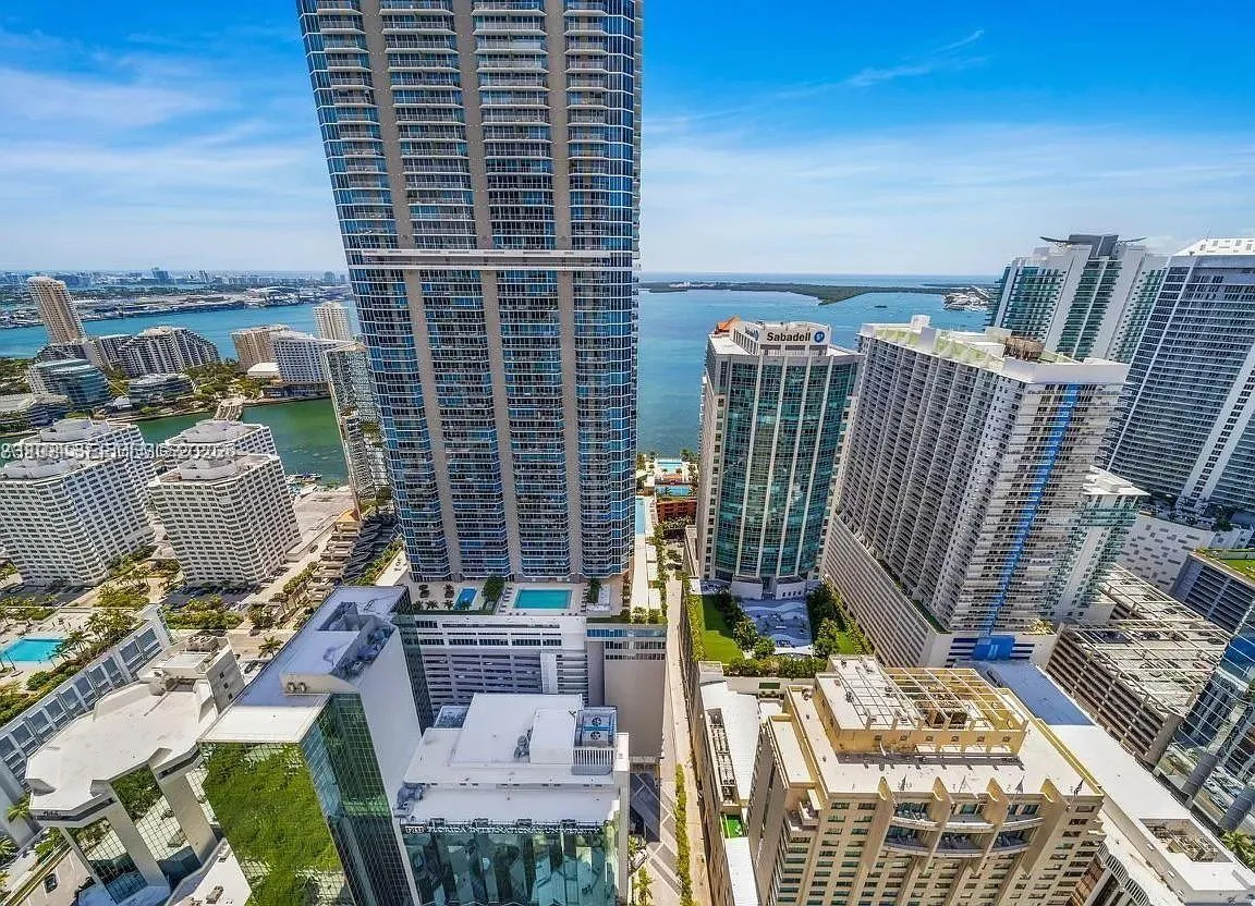 1060 Brickell Ave # 415, Miami, FL 33131
