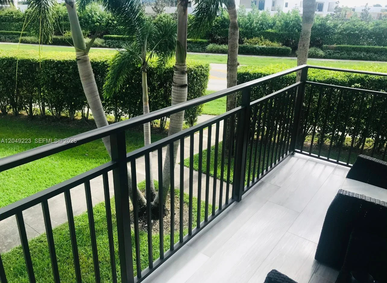 Listing photo 9