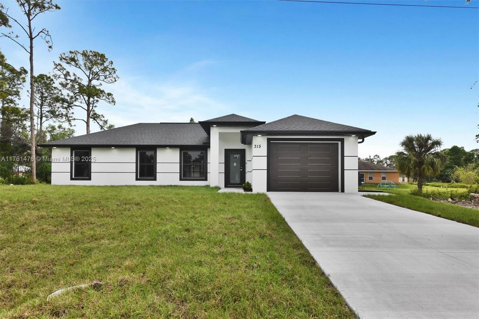 315 S Loire Ave, Lehigh Acres, FL 33974
