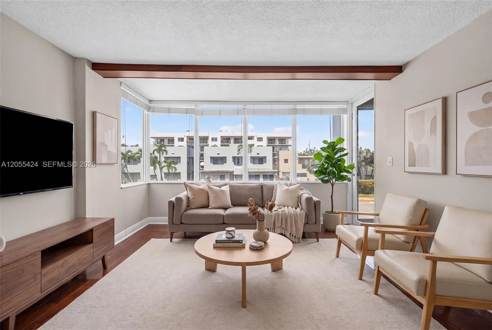 8233 Harding Ave # 208, Miami Beach, FL 33141