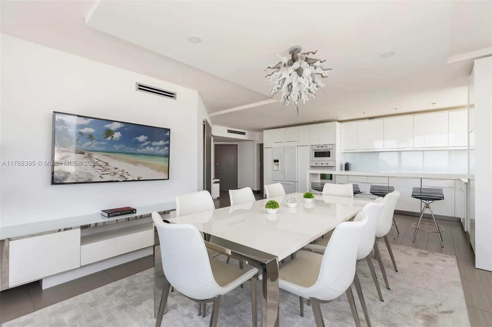1330 West Ave # 1813, Miami Beach, FL 33139 photo 2