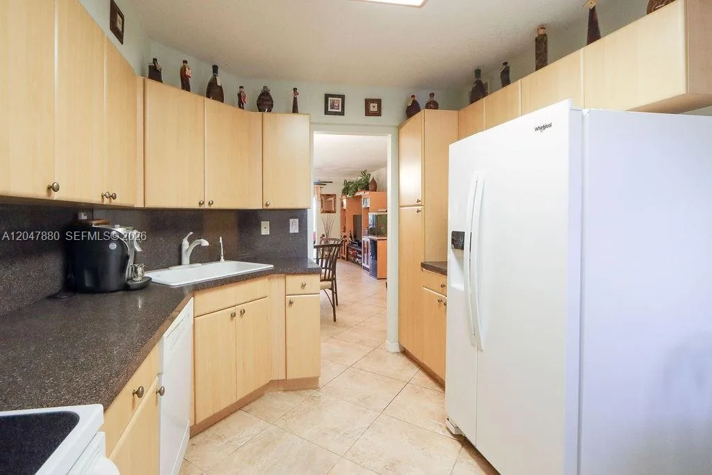 3575 Broken Woods Dr # 303, Coral Springs, FL 33065 photo 6