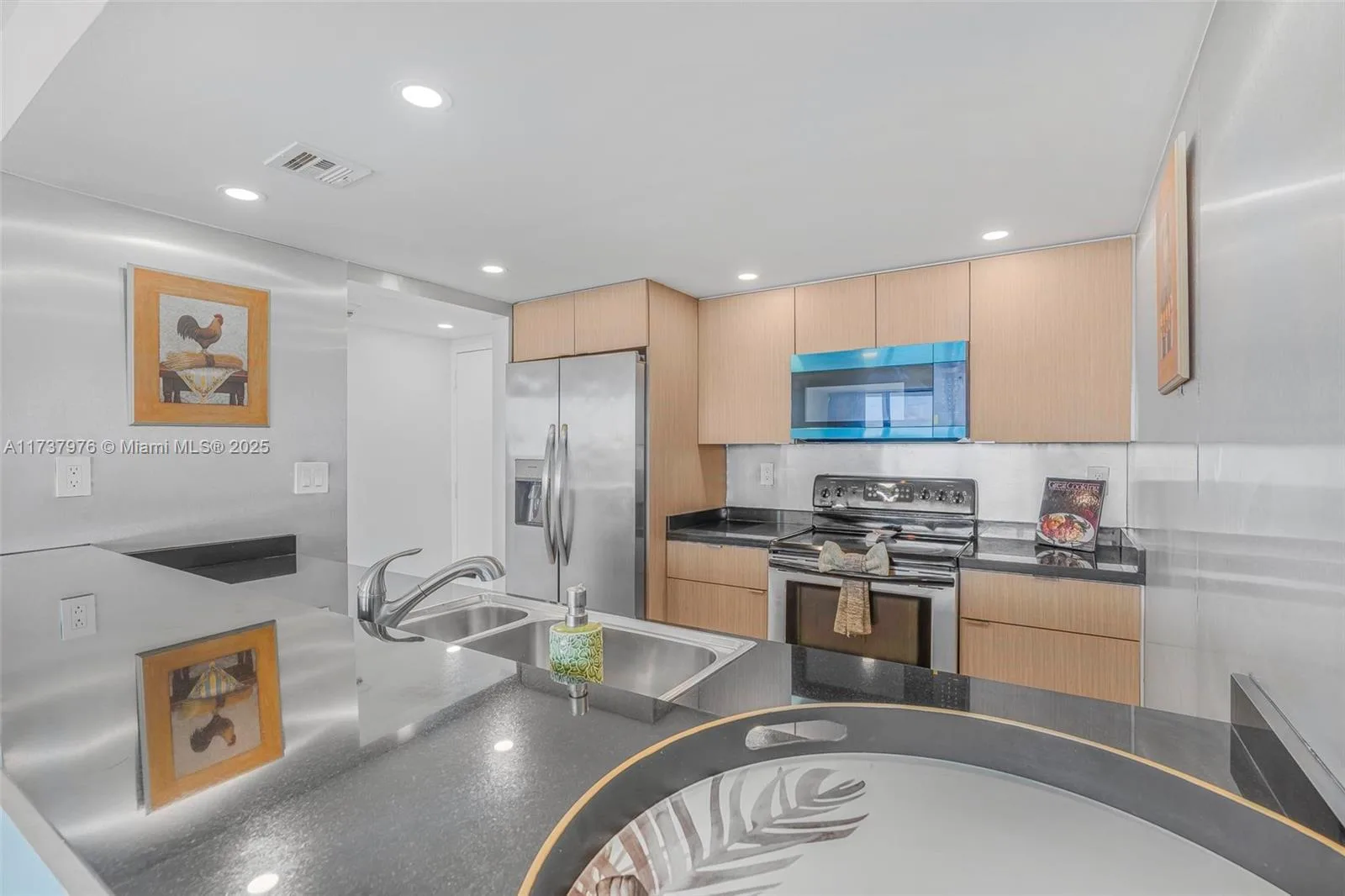 600 NE 36th St # 414, Miami, FL 33137 photo 10