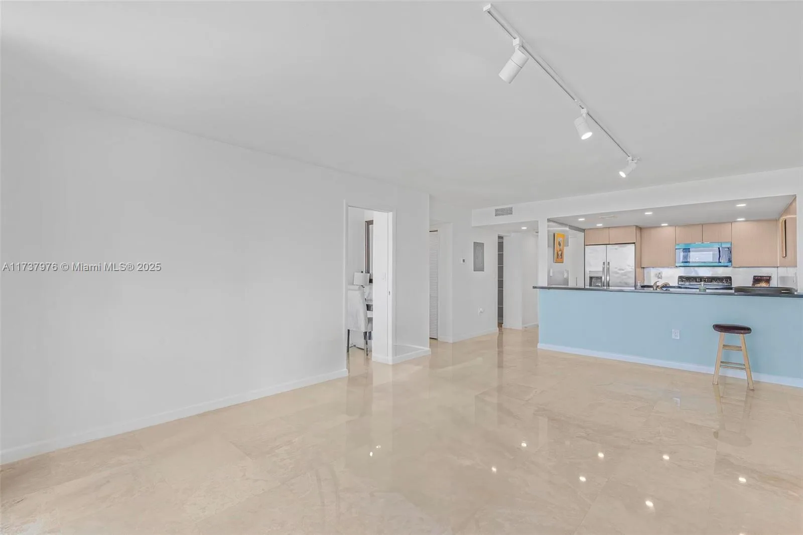 600 NE 36th St # 414, Miami, FL 33137 photo 6