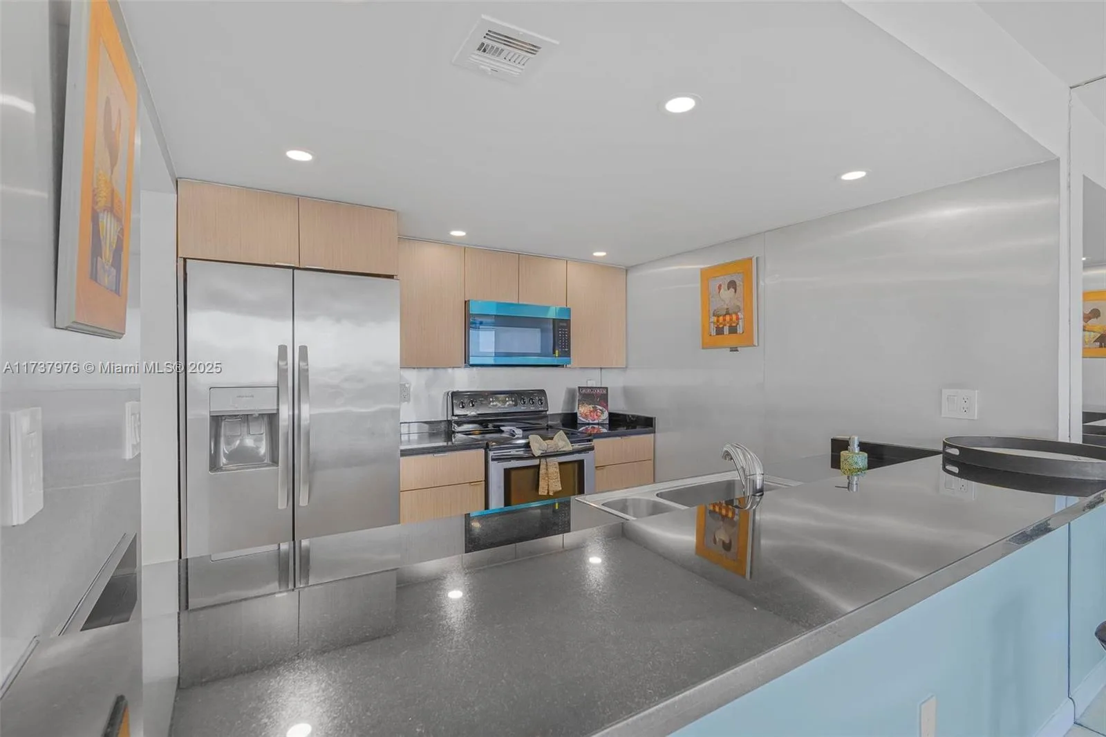 600 NE 36th St # 414, Miami, FL 33137 photo 9