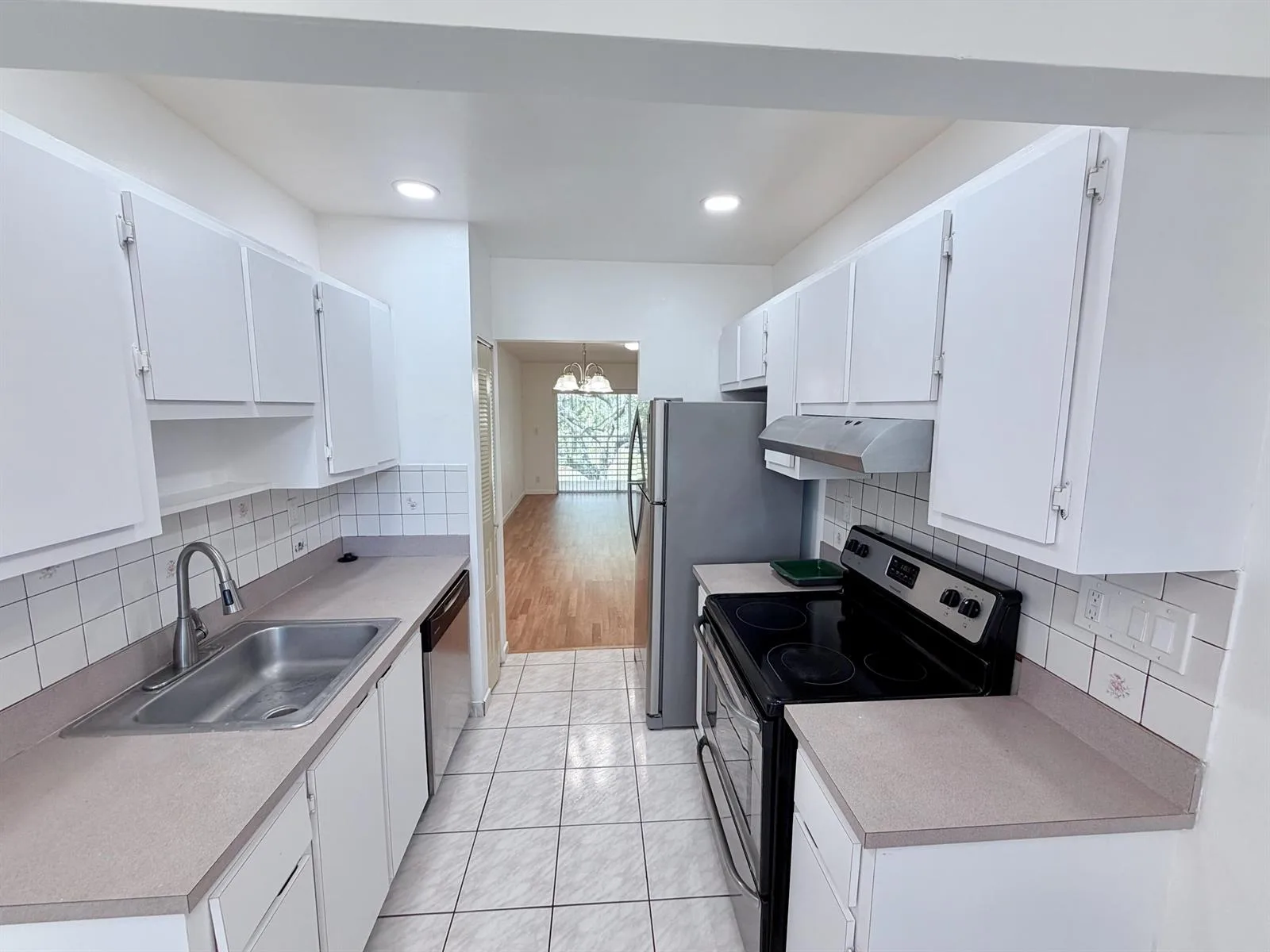 8405 NW 61st Street # D305, Tamarac, FL 33321 photo 4