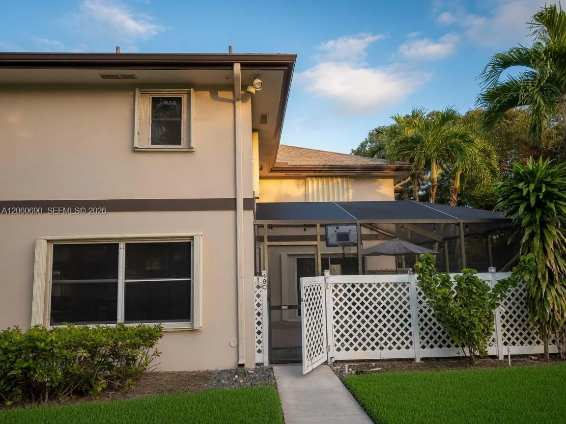 49 Essex Ct # C, Royal Palm Beach, FL 33411