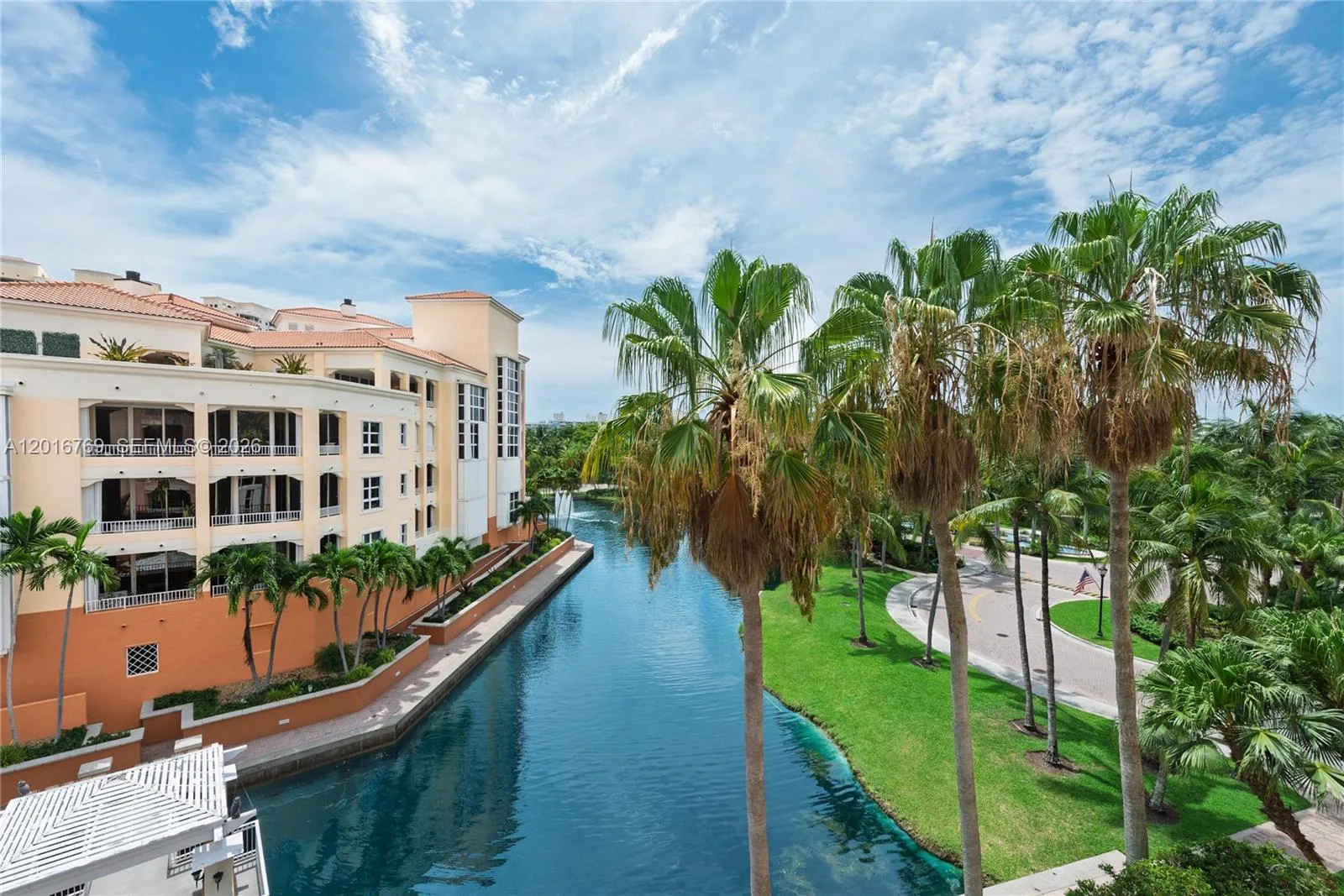 737 Crandon Blvd # 402, Key Biscayne, FL 33149 photo 2