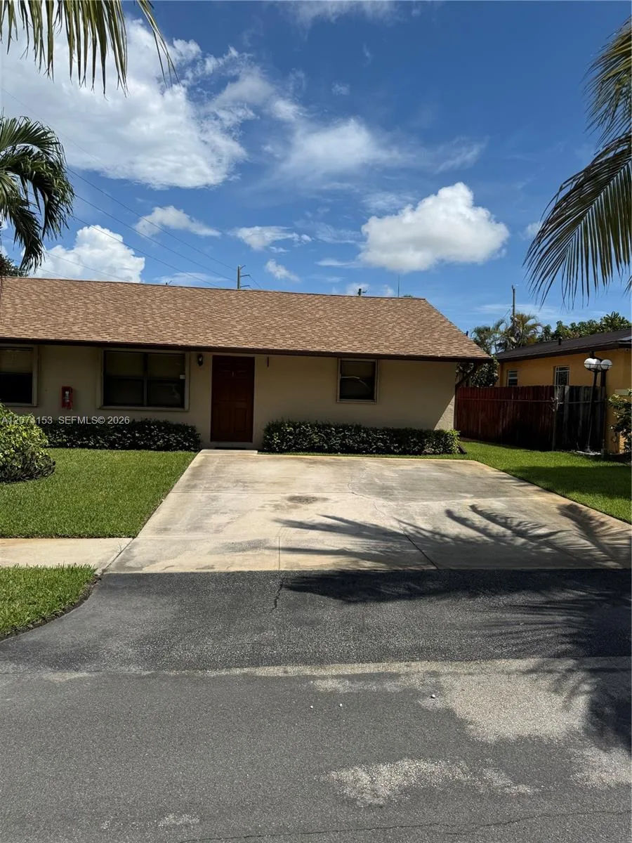 278 SW 7th St # 1, Dania Beach, FL 33004