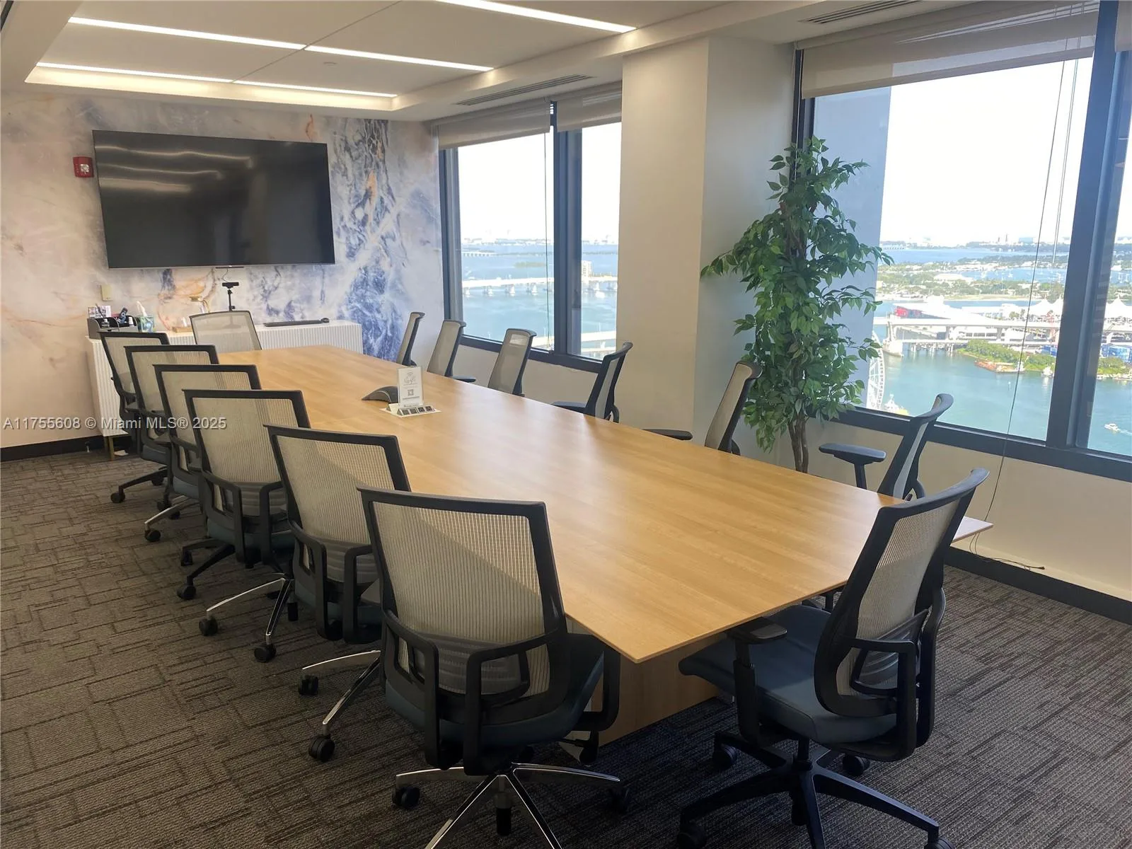 2 S Biscayne Blvd # 3200, Miami, FL 33131 photo 5