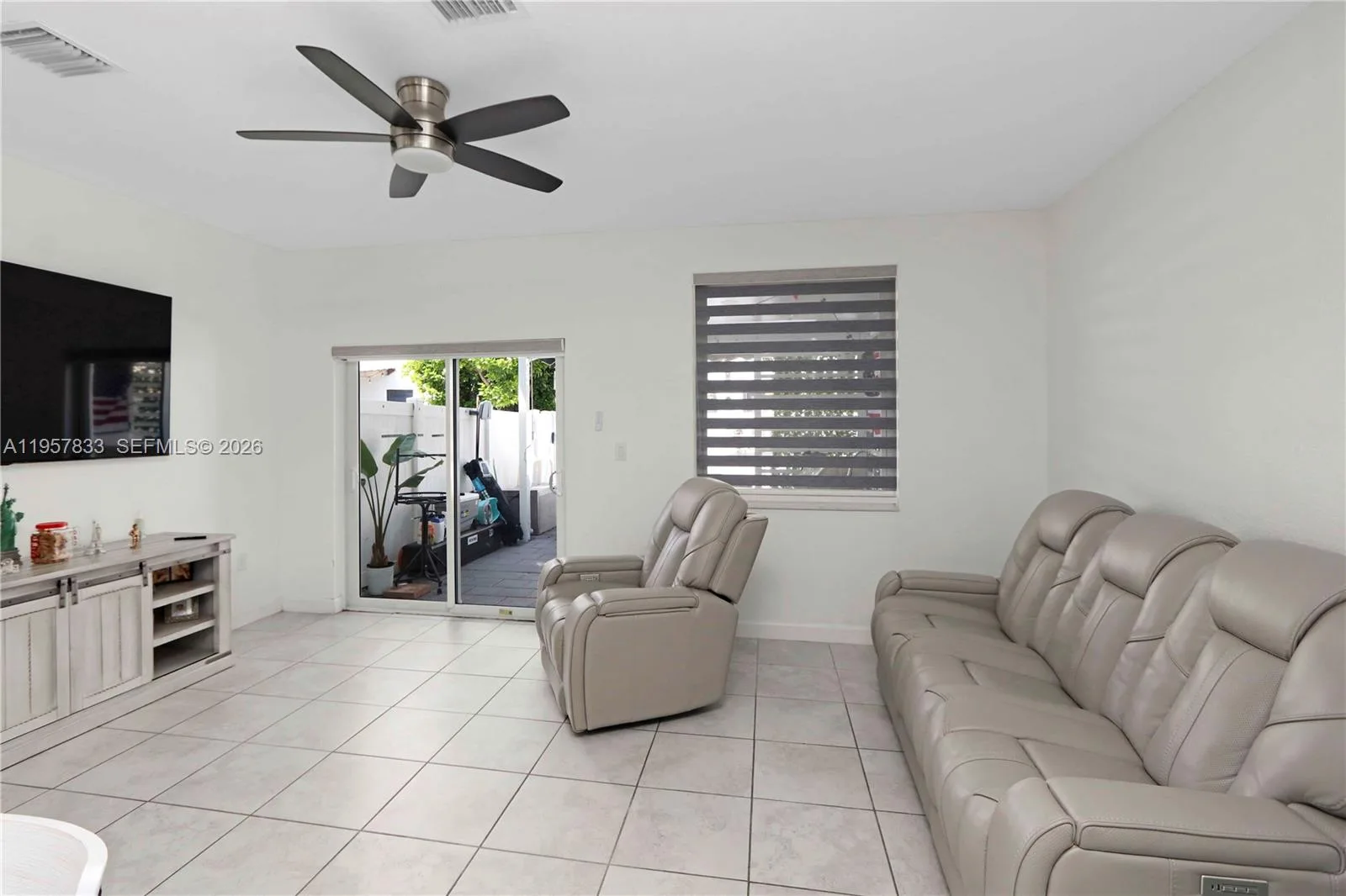 10628 W 33rd Way, Hialeah, FL 33018 photo 3