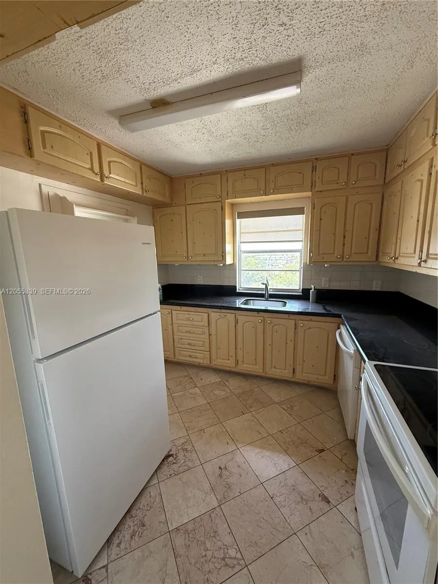 2025 NE 164th St # 716, North Miami Beach, FL 33162