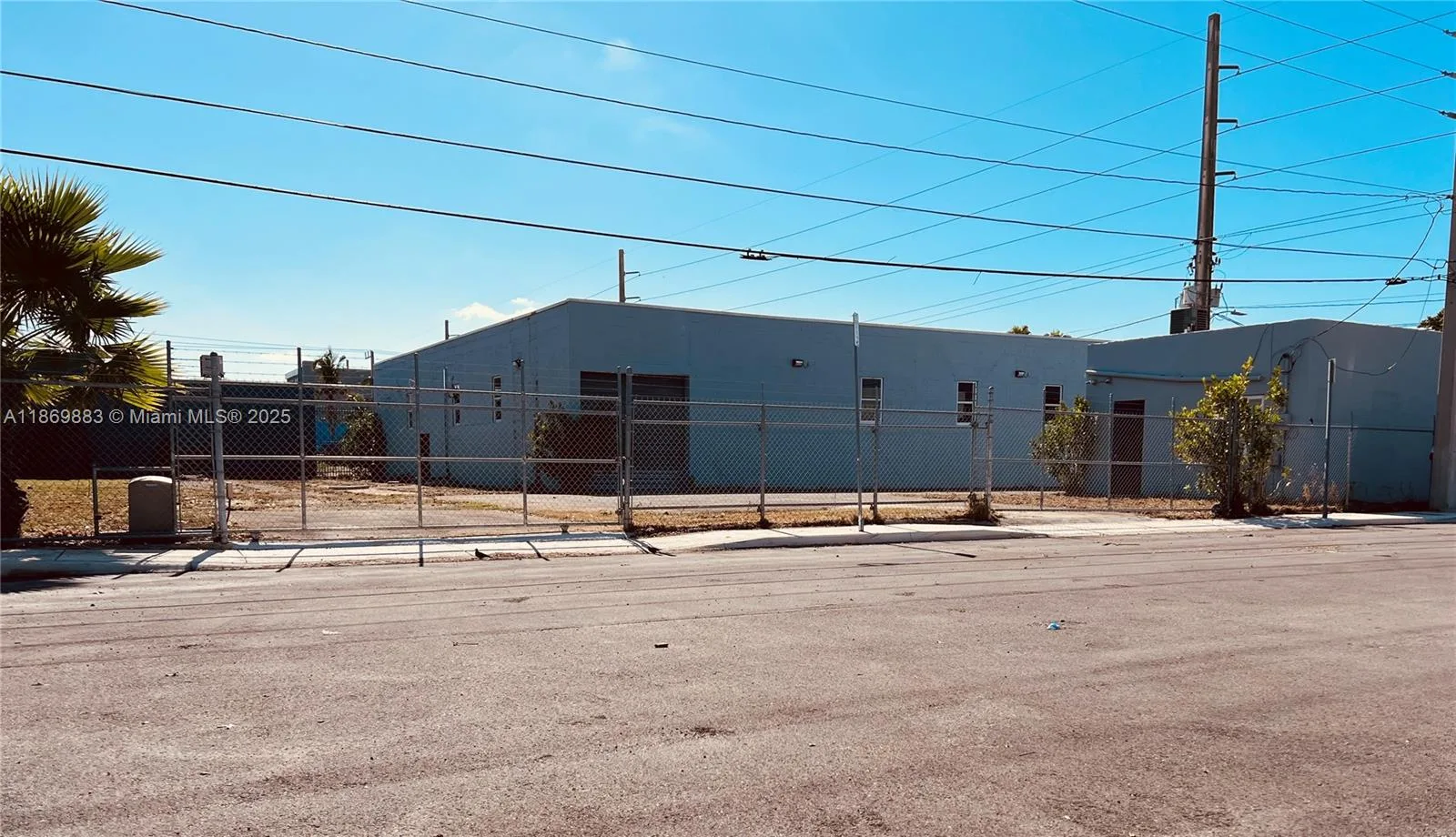 1031 NW 21st St, Miami, FL 33127 photo 3