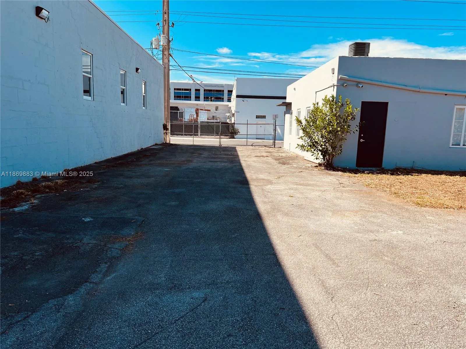 1031 NW 21st St, Miami, FL 33127 photo 8