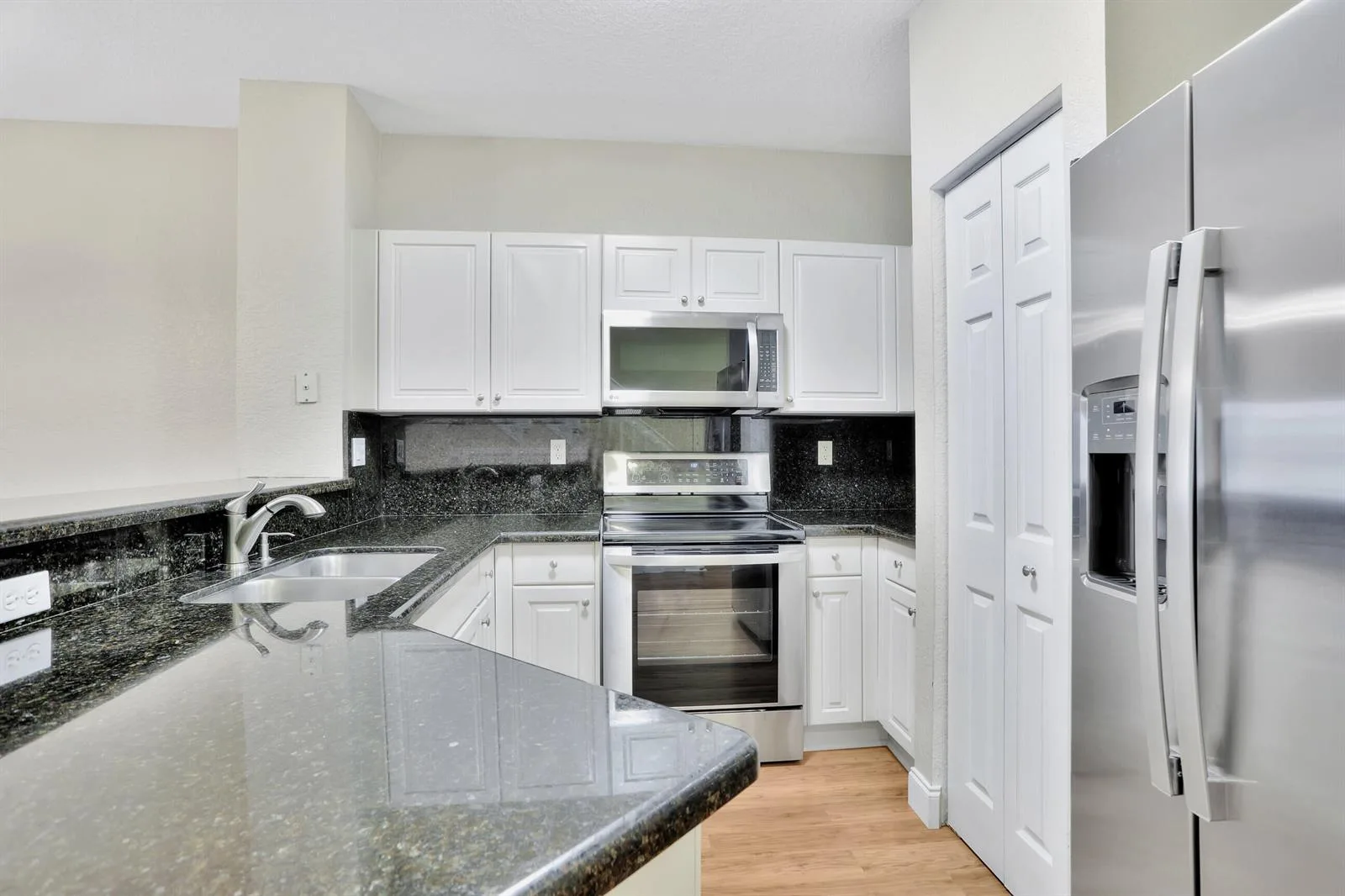6527 Catalina Lane, Tamarac, FL 33321 photo 7