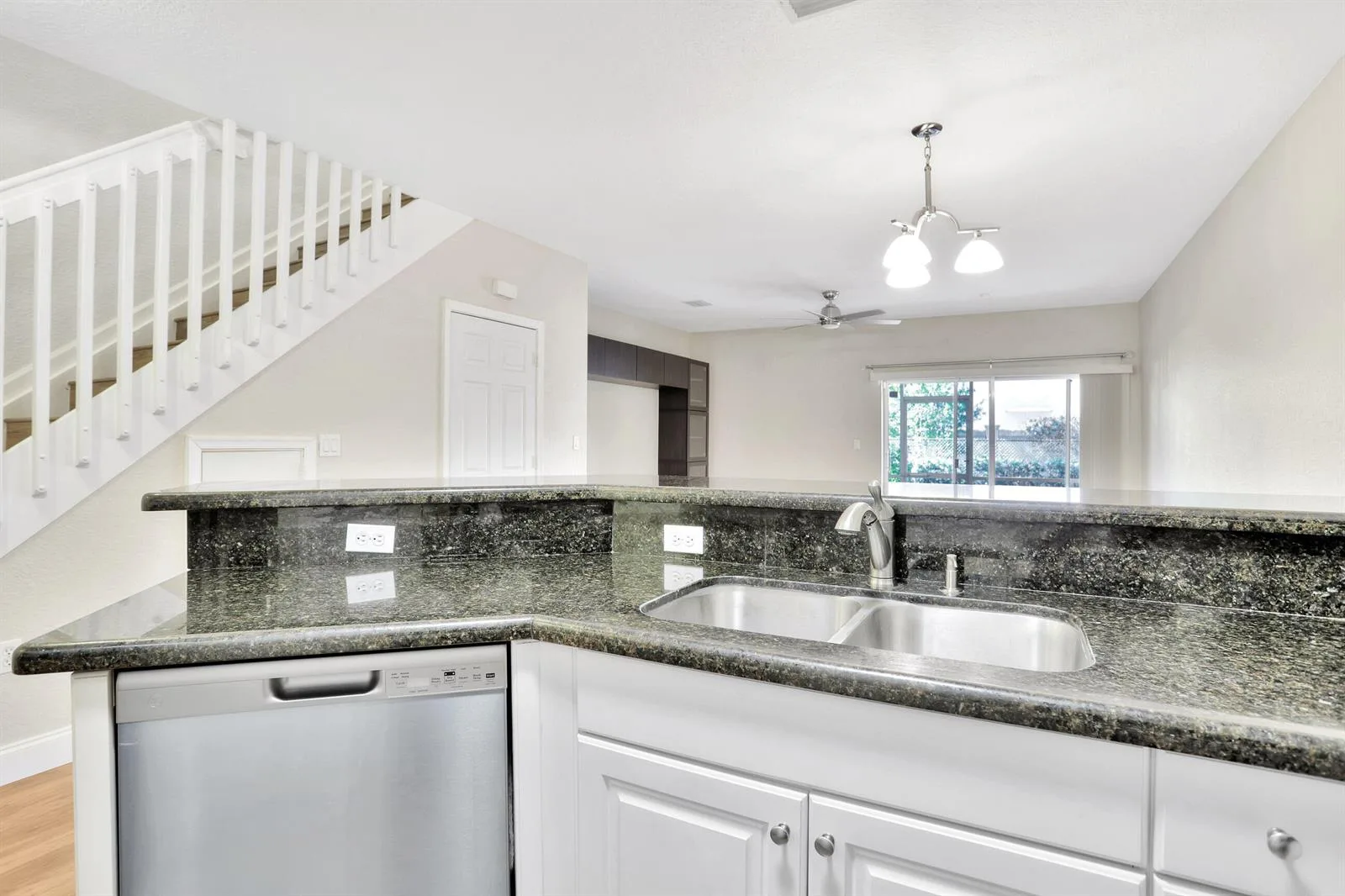 6527 Catalina Lane, Tamarac, FL 33321 photo 9