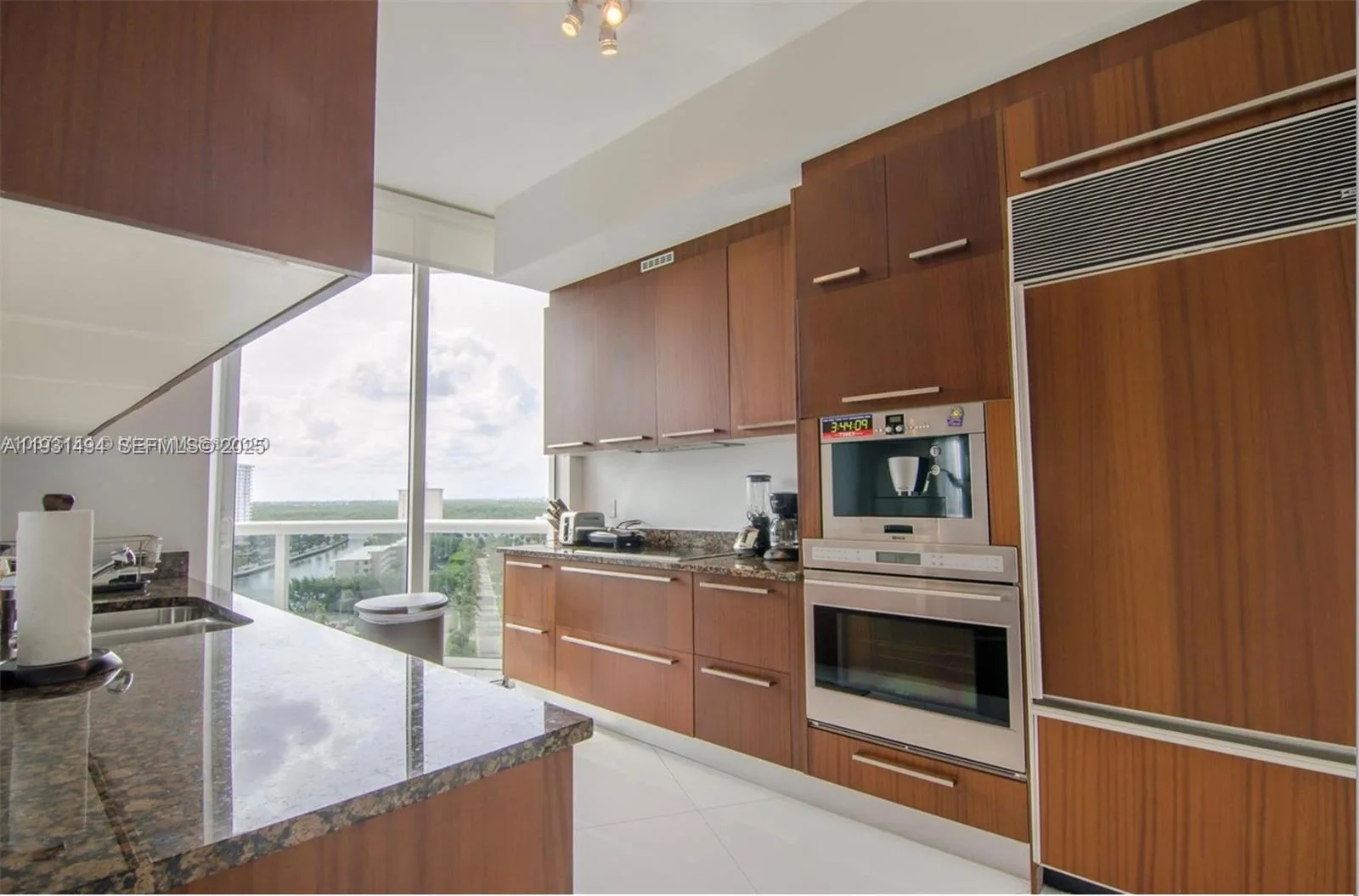 15901 Collins Ave # 1005, Sunny Isles Beach, FL 33160 photo 8