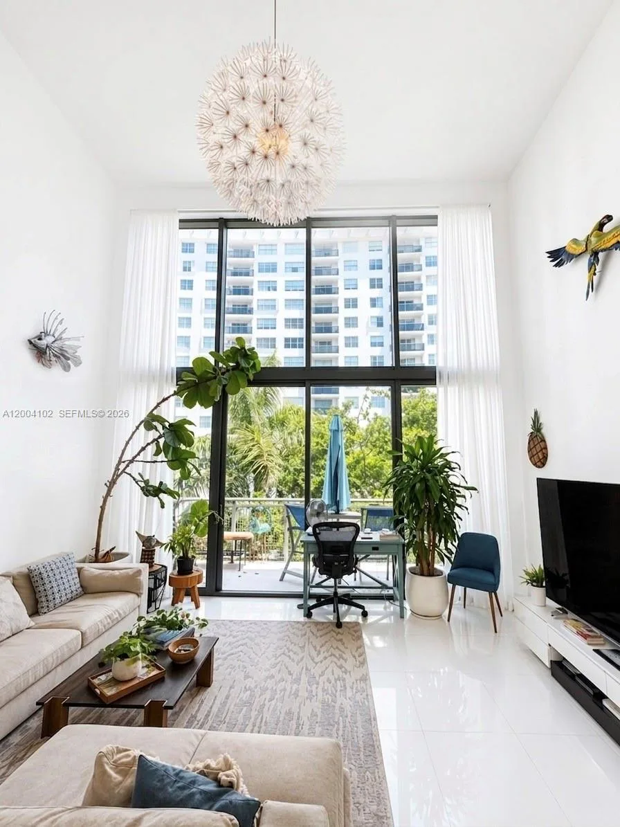 6000 Collins Ave # 515, Miami Beach, FL 33140