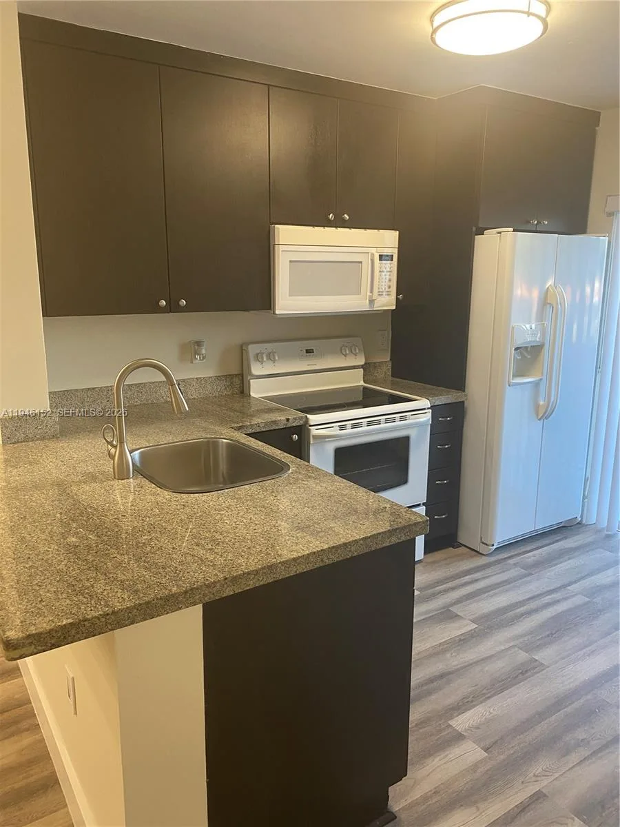 2575 SW 27th Ave # 212, Coconut Grove, FL 33133 photo 4