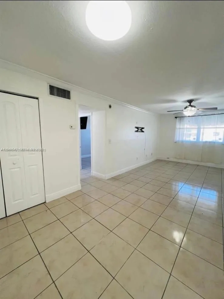 606 W 81st St # 224, Hialeah, FL 33014