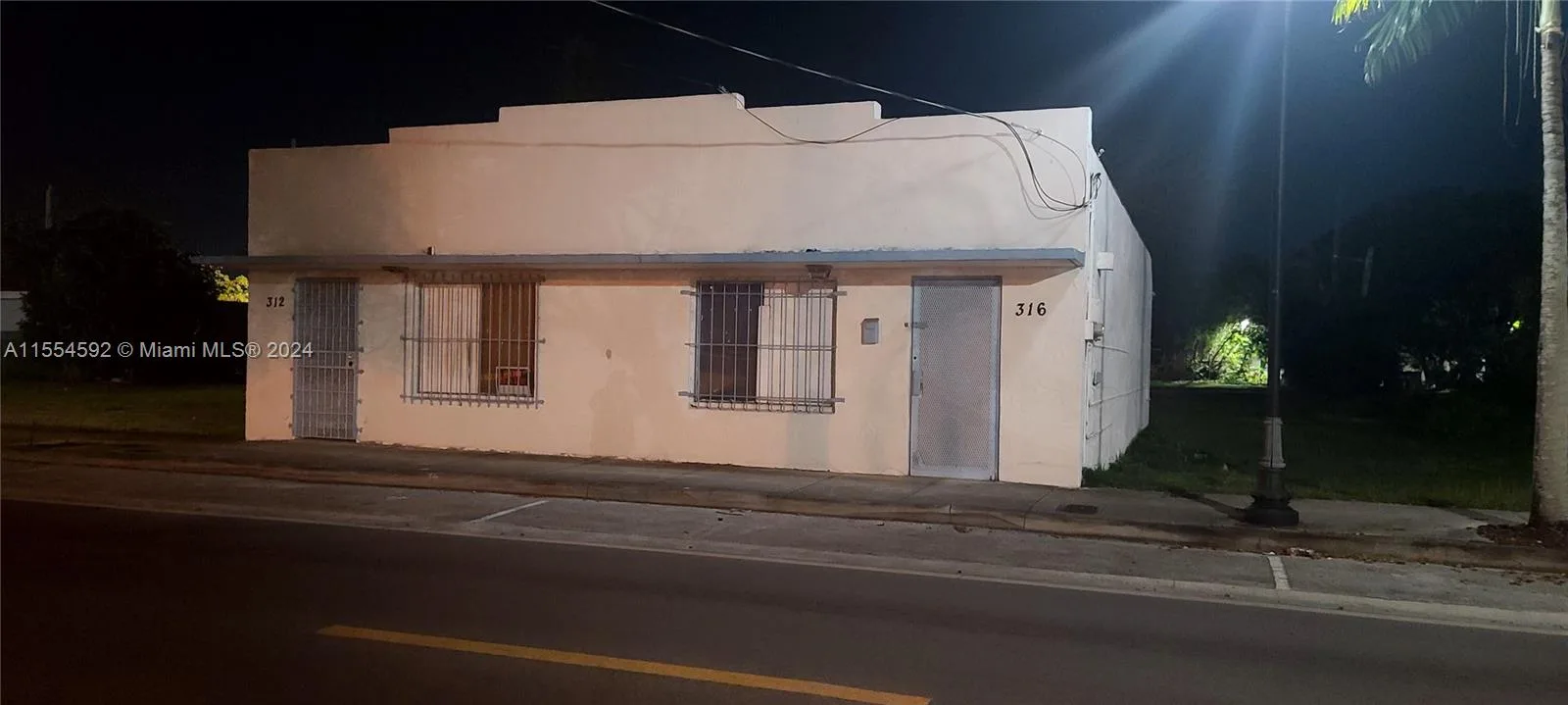 312 SW 4 ST, Homestead, FL 33030 photo 2