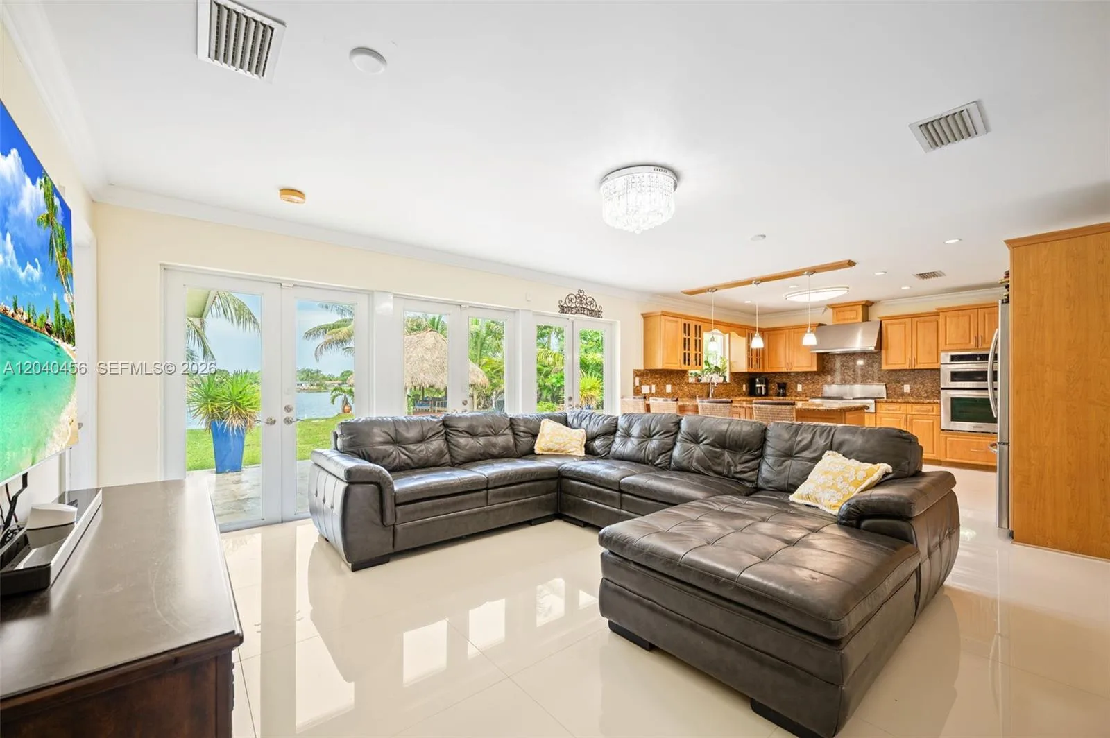 6185 W 10th Ave, Hialeah, FL 33012 photo 9