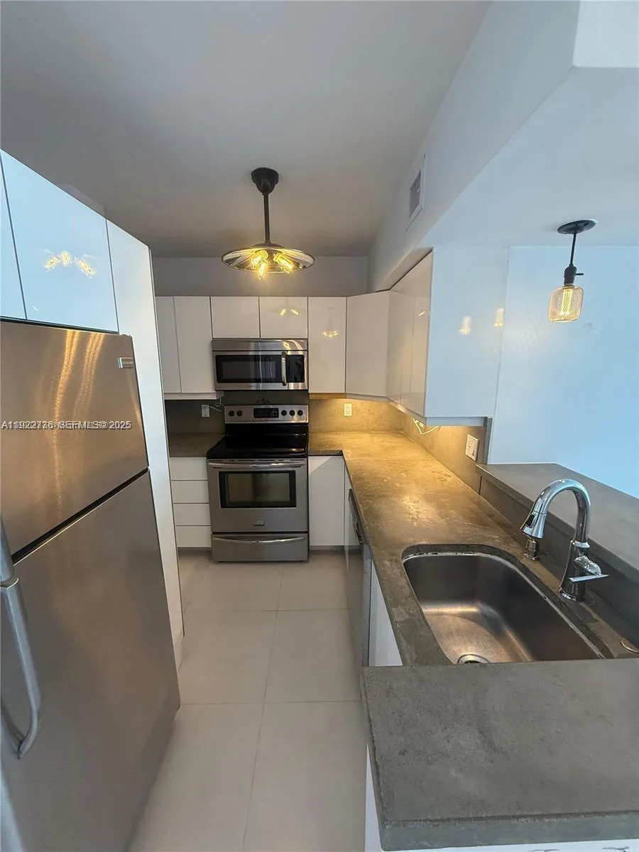 1200 West Ave # 1520, Miami Beach, FL 33139 photo 2