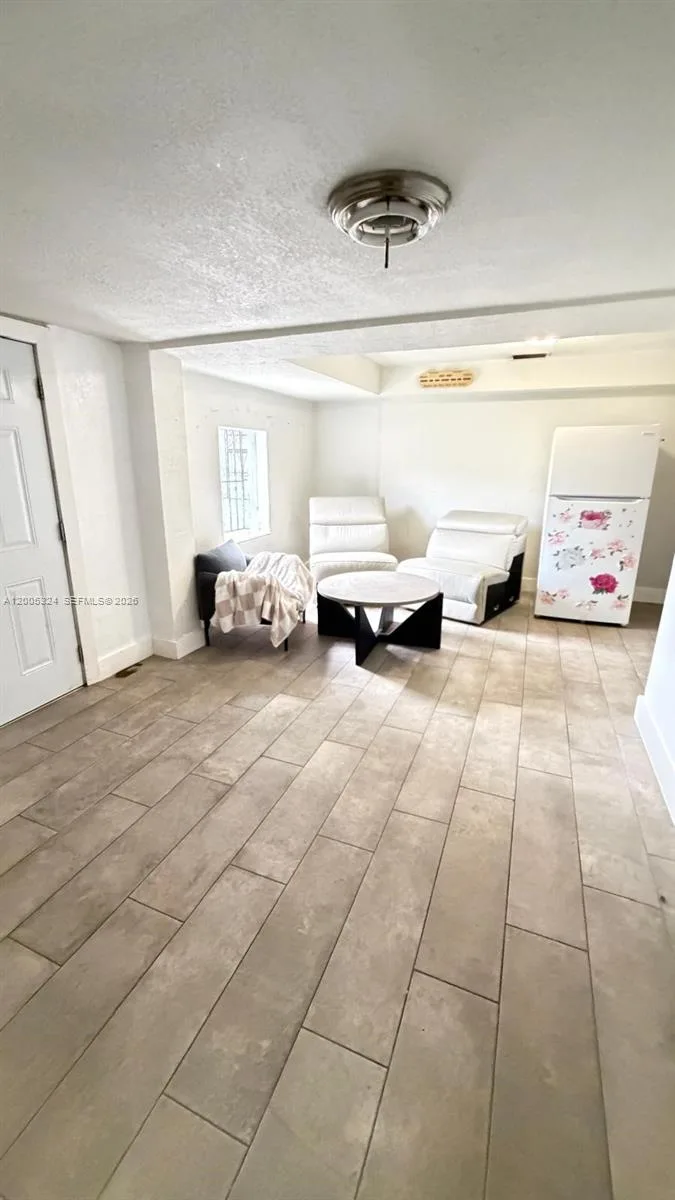301 NW 37th St, Miami, FL 33127 photo 4
