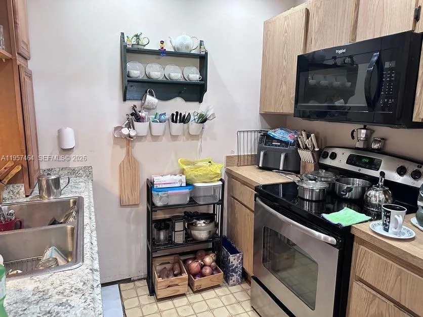 2480 W 67th Pl # 23-12, Hialeah, FL 33016 photo 3