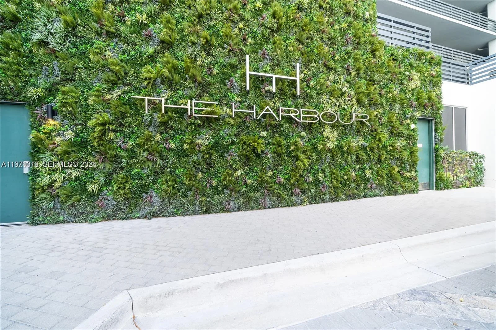 16385 Biscayne Blvd # 1120, North Miami Beach, FL 33160