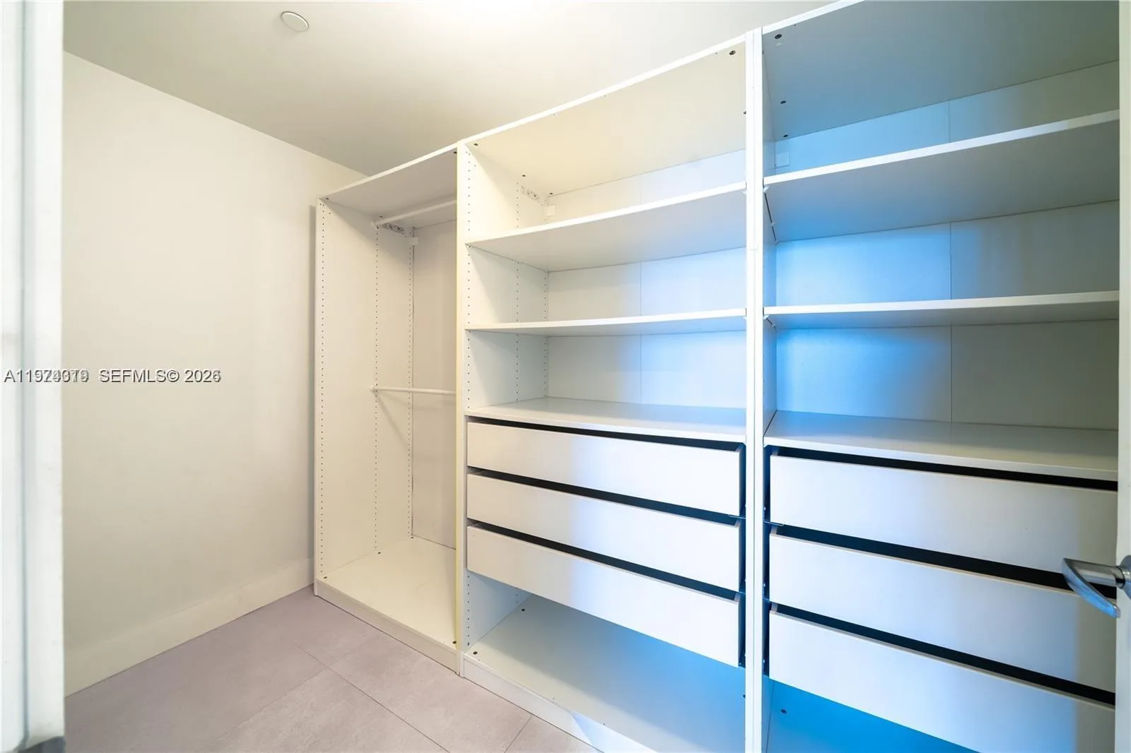 16385 Biscayne Blvd # 1120, North Miami Beach, FL 33160 photo 12