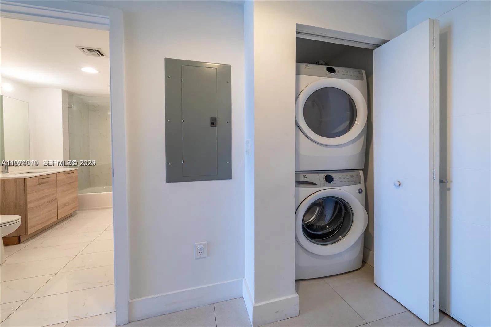 16385 Biscayne Blvd # 1120, North Miami Beach, FL 33160 photo 13
