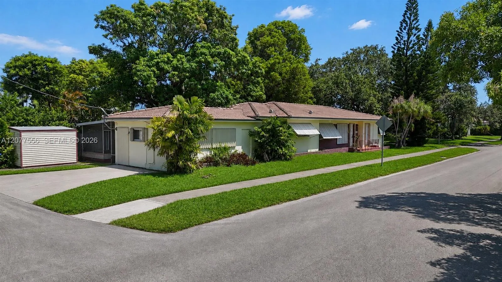 425 S 15th Ave, Hollywood, FL 33020 photo 3