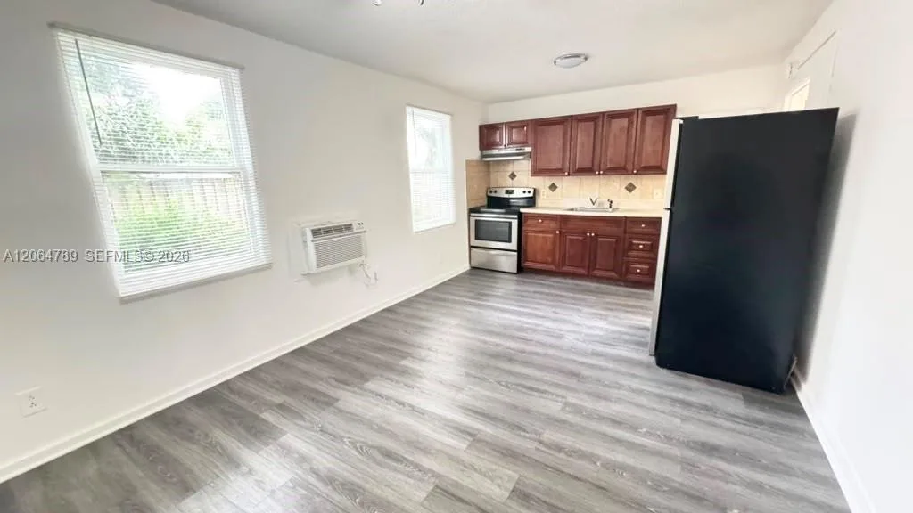 605 S J St # 2, Lake Worth, FL 33460 photo 4