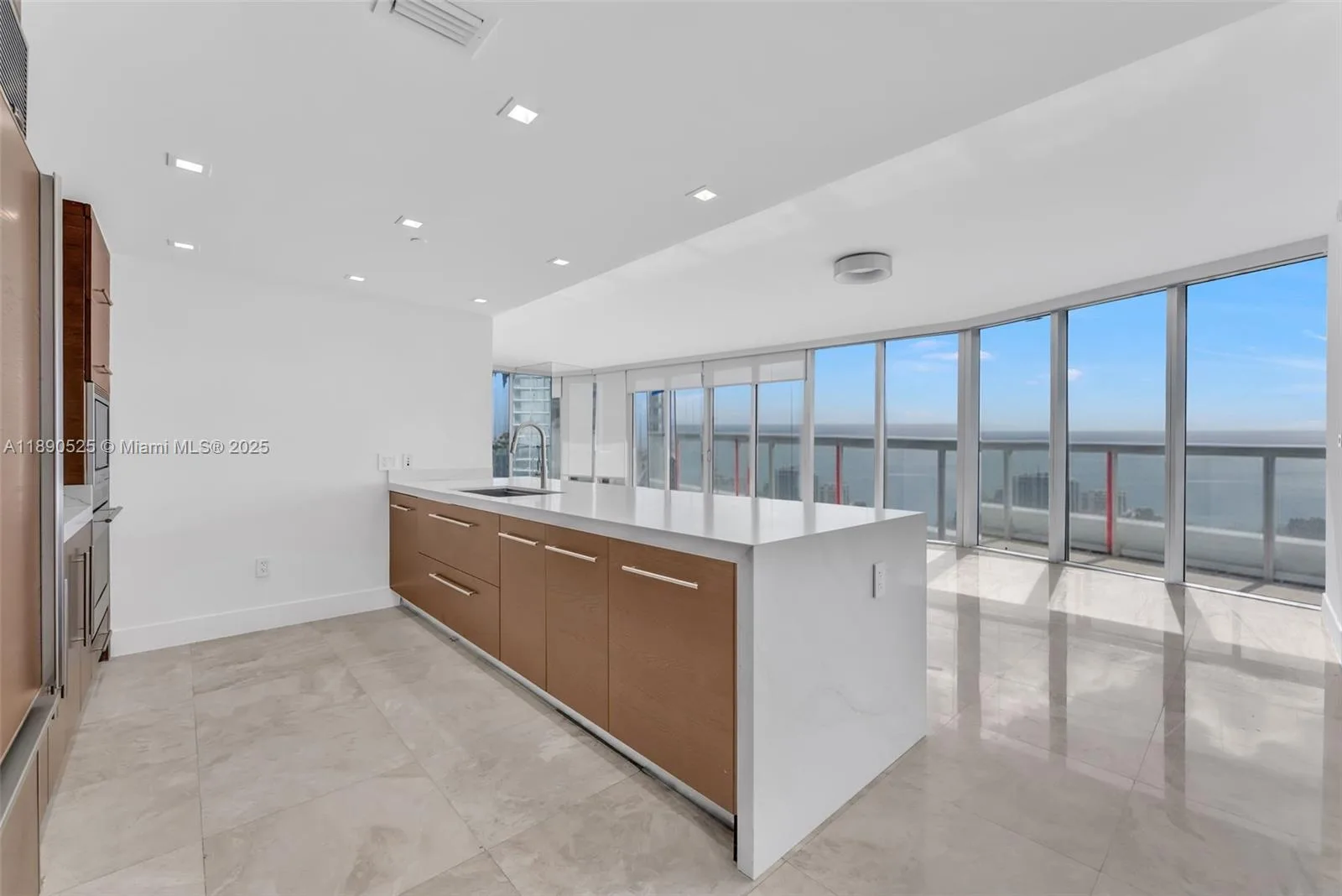465 Brickell Ave # 4201, Miami, FL 33131 photo 4