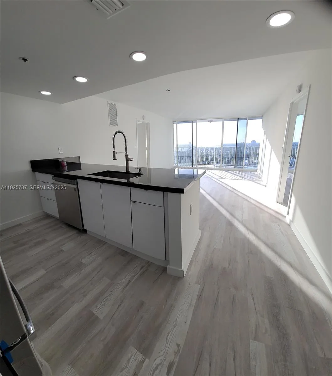 7601 E Treasure Dr # 2103, North Bay Village, FL 33141 photo 10