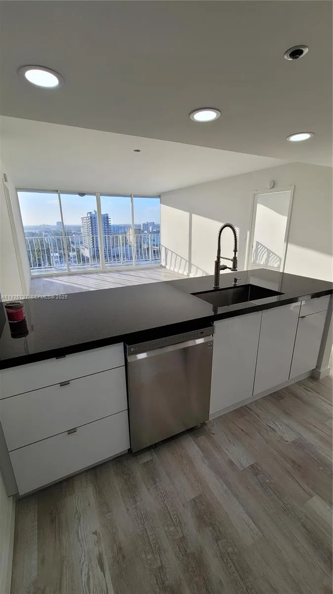 7601 E Treasure Dr # 2103, North Bay Village, FL 33141 photo 11