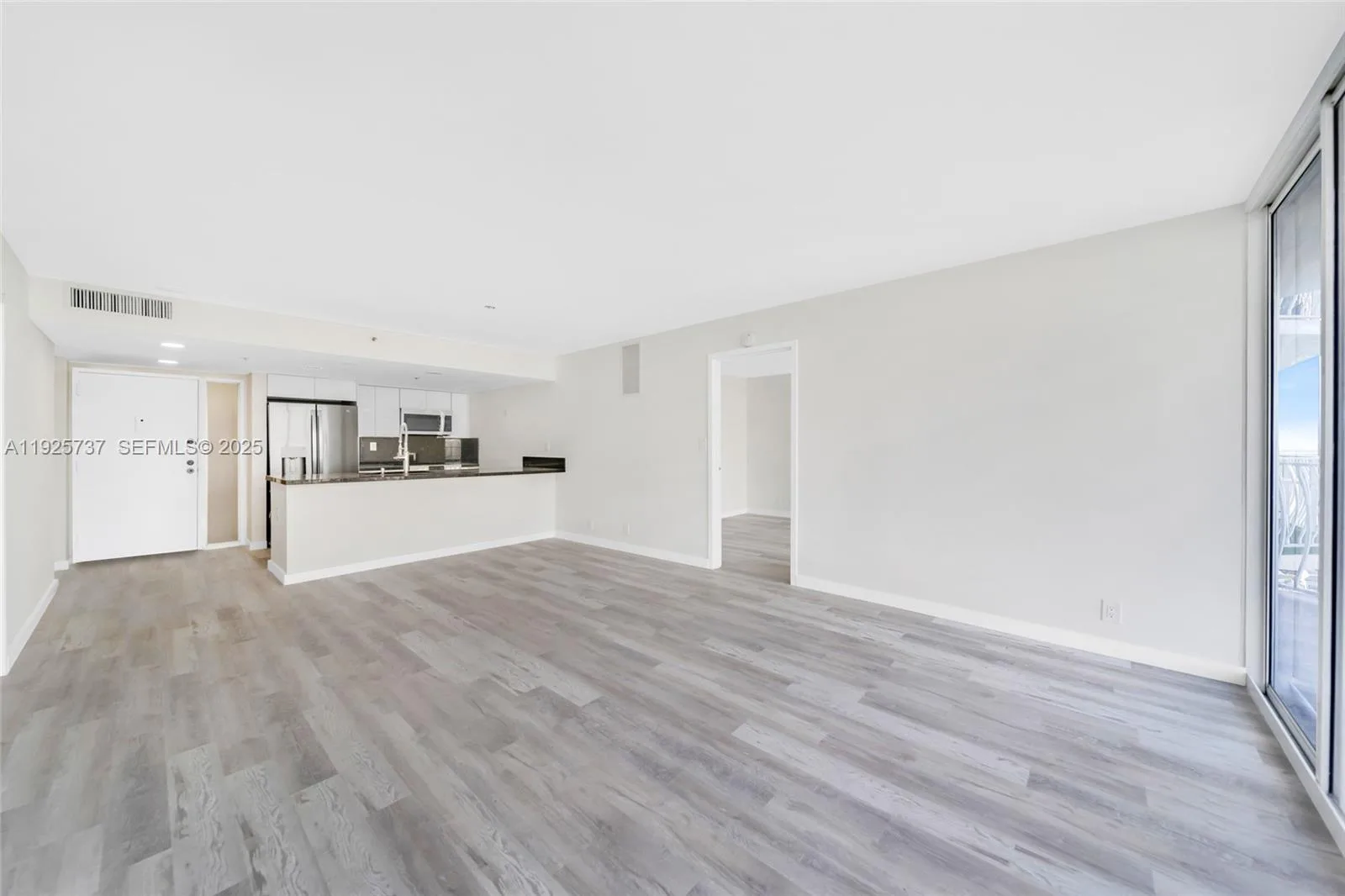 7601 E Treasure Dr # 2103, North Bay Village, FL 33141 photo 6