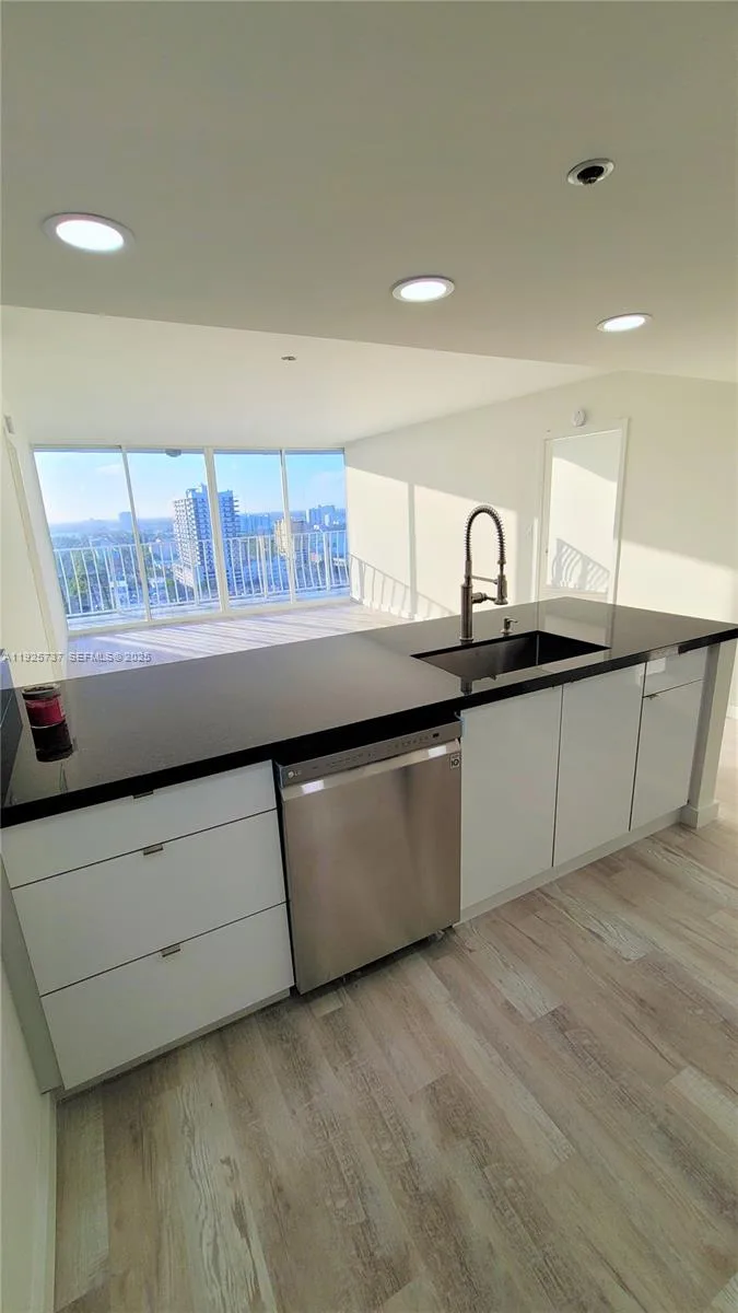 7601 E Treasure Dr # 2103, North Bay Village, FL 33141 photo 8