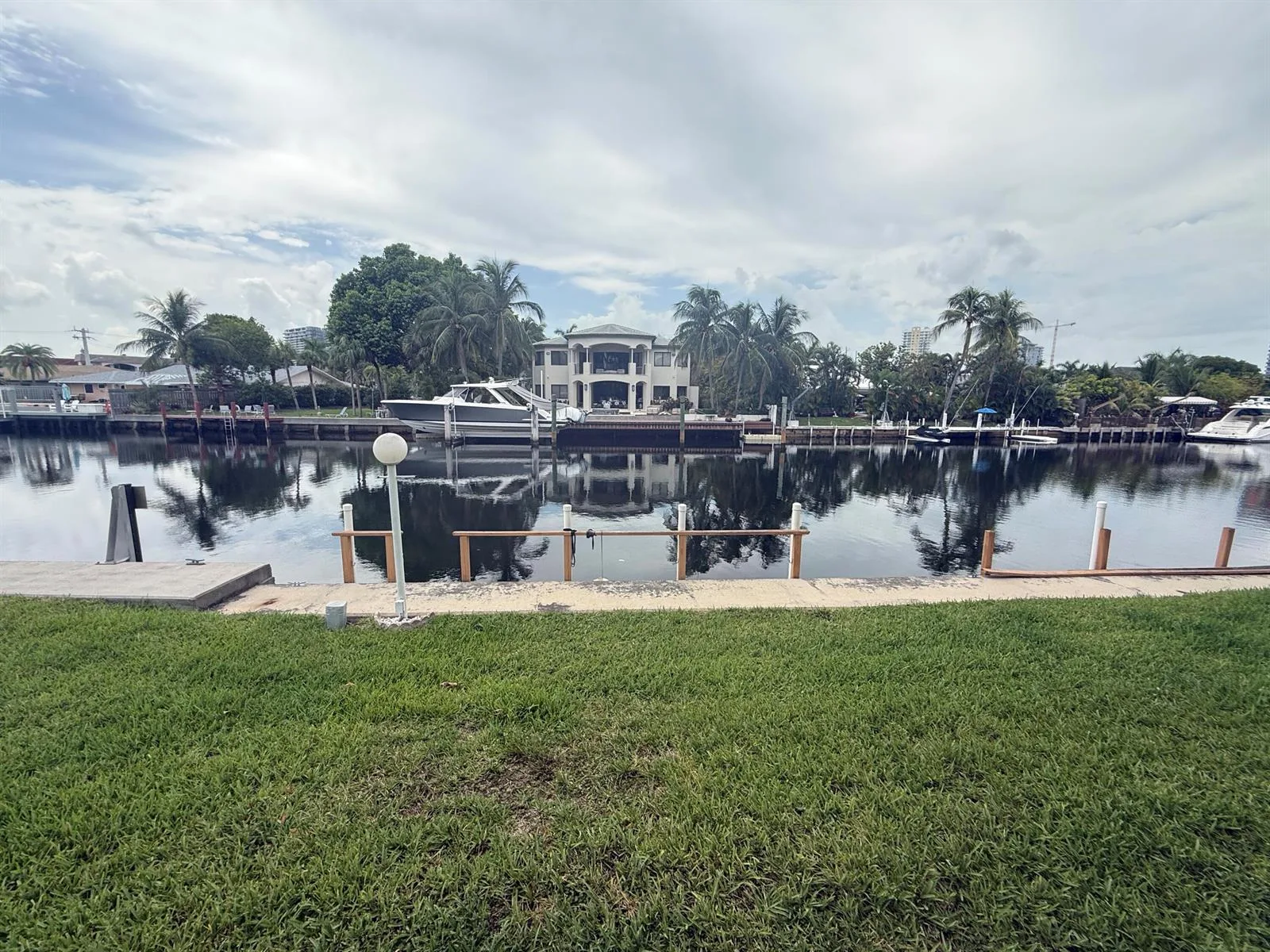 460 Paradise Isle Boulevard # 101, Hallandale Beach, FL 33009 photo 2