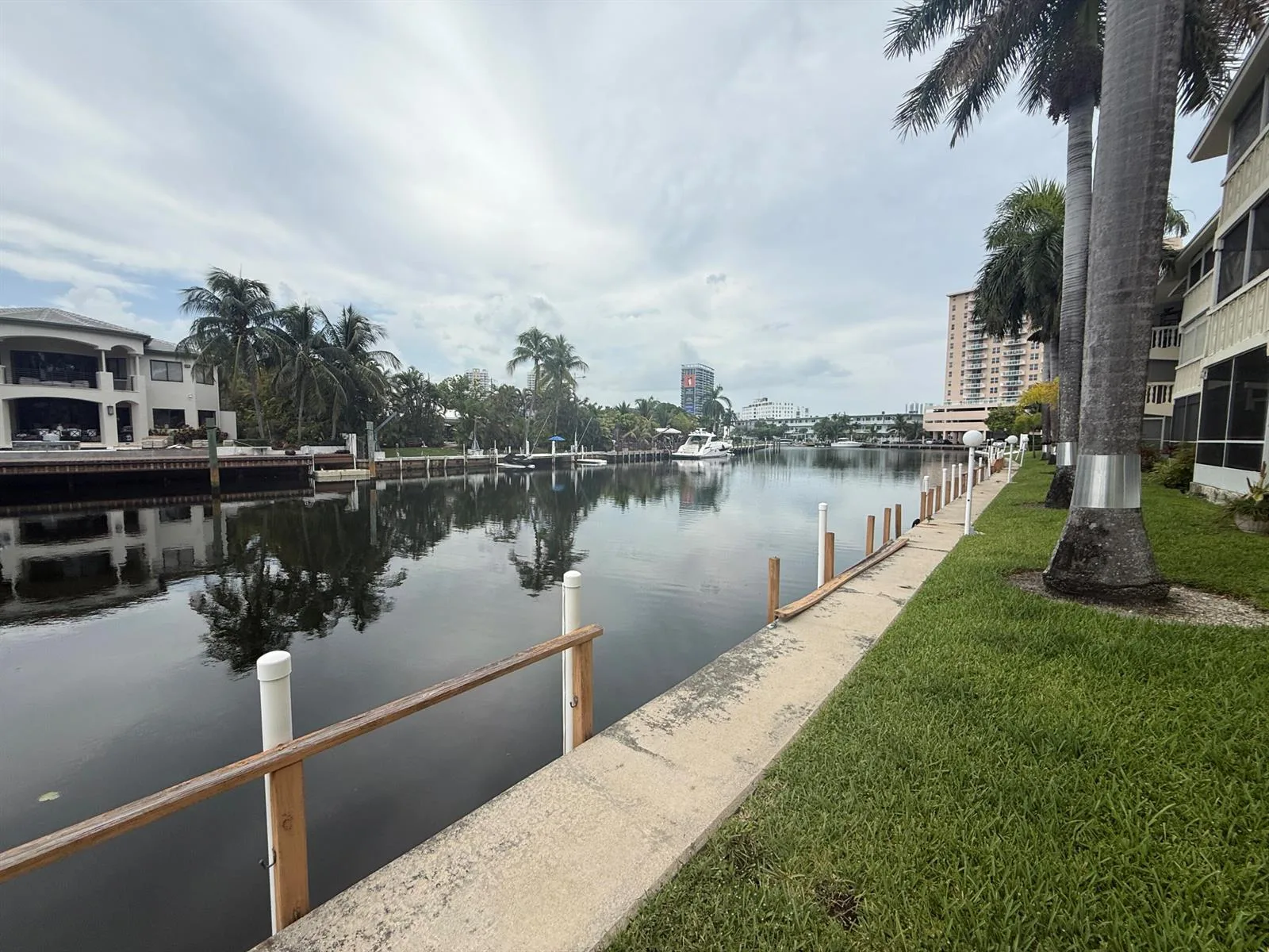 460 Paradise Isle Boulevard # 101, Hallandale Beach, FL 33009 photo 3