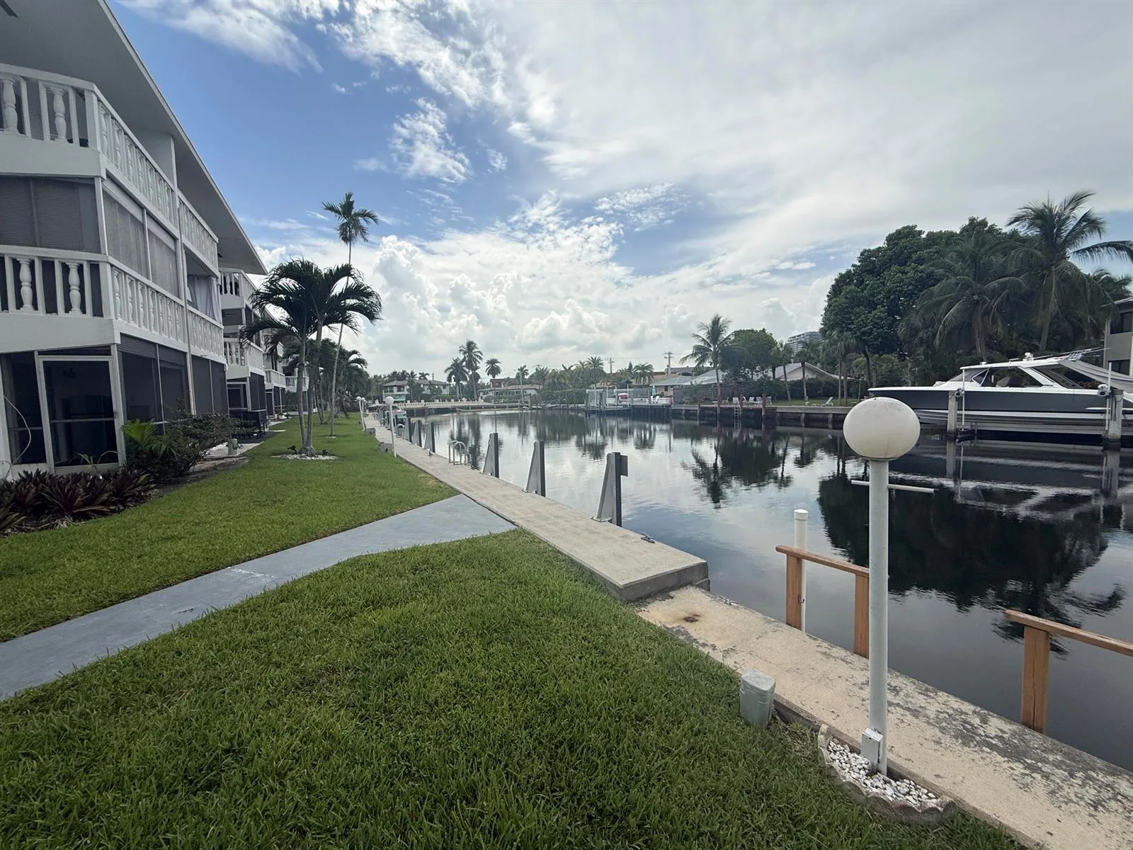 460 Paradise Isle Boulevard # 101, Hallandale Beach, FL 33009 photo 4