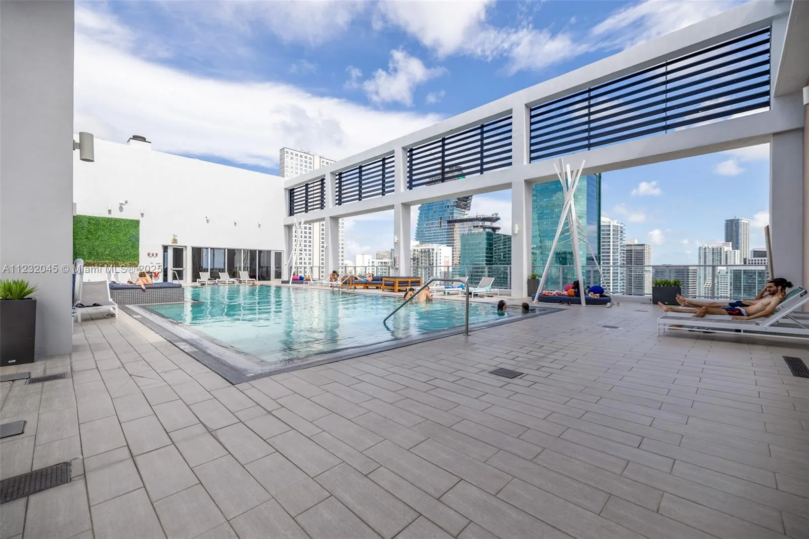 151 SE 1st St # 809, Miami, FL 33131