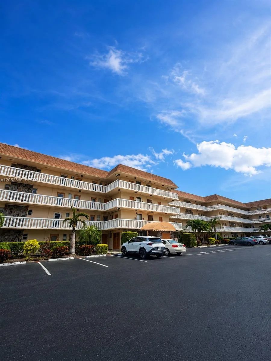 1889 S Ocean Dr # 406, Hallandale Beach, FL 33009