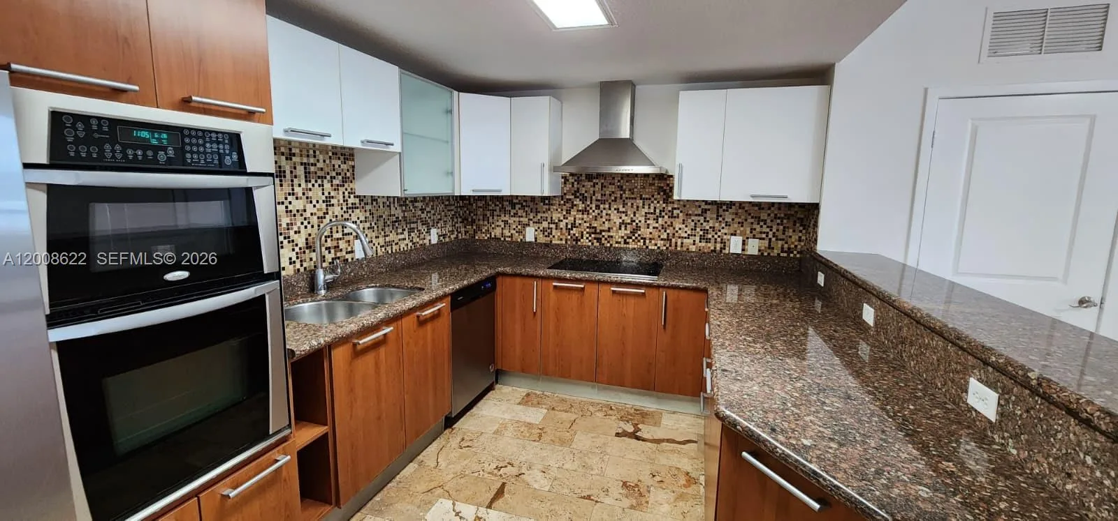 170 SE 14th St # 1408, Miami, FL 33131 photo 4