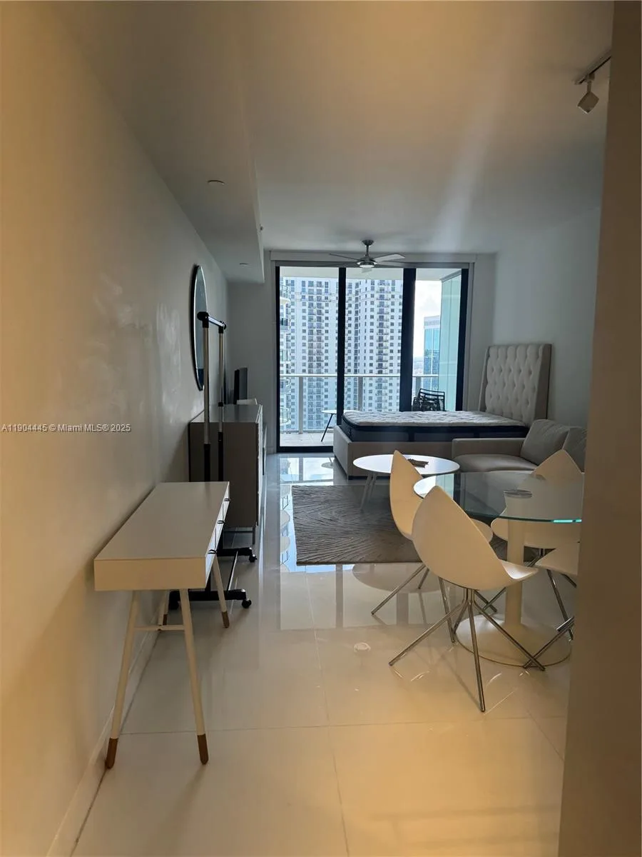 1010 Brickell Ave # 2510, Miami, FL 33131 photo 2