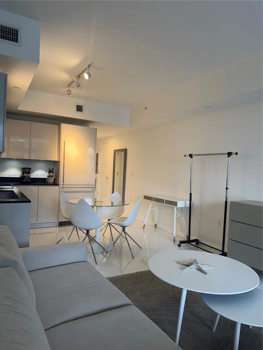 1010 Brickell Ave # 2510, Miami, FL 33131 photo 6