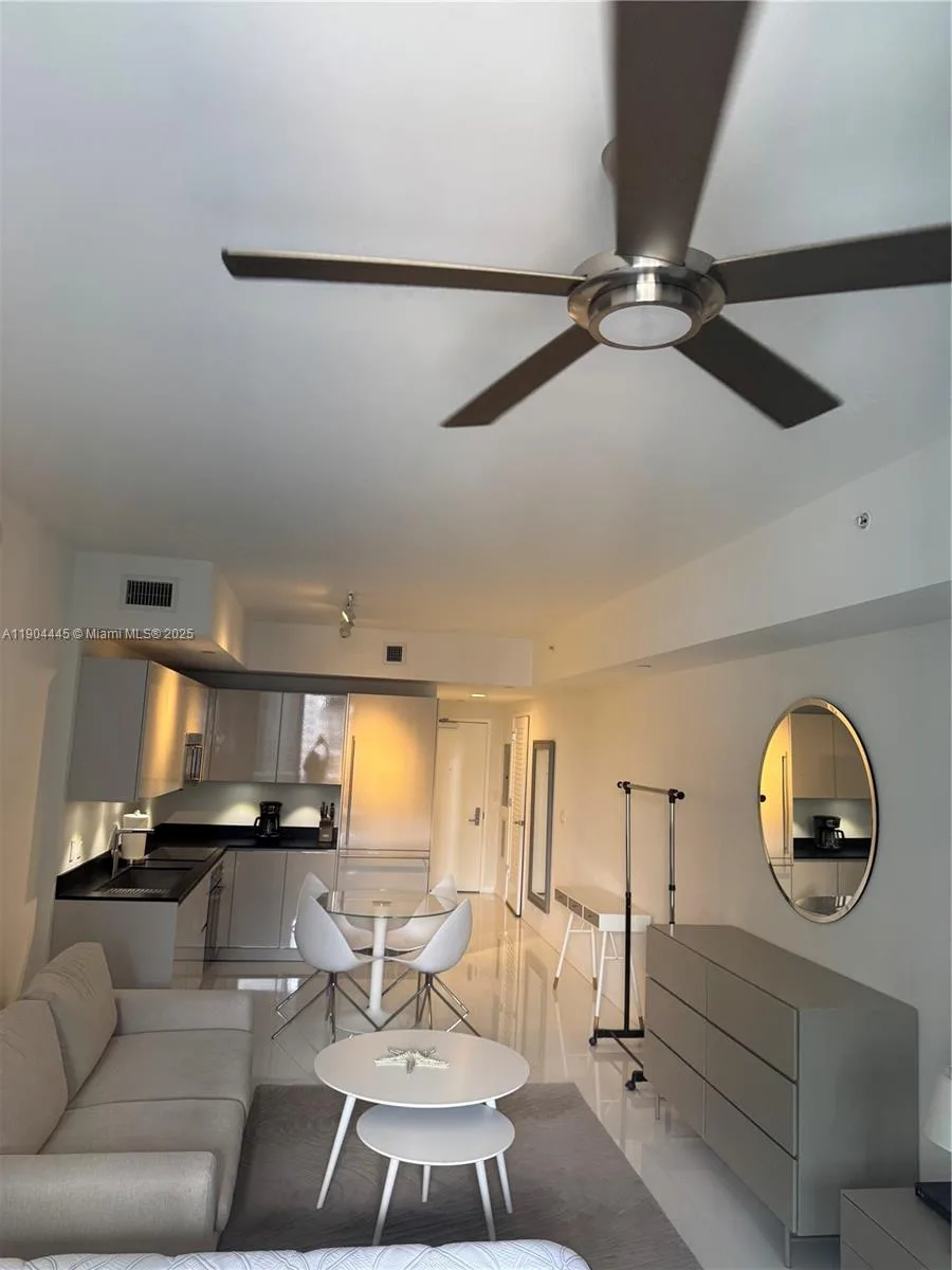1010 Brickell Ave # 2510, Miami, FL 33131 photo 8